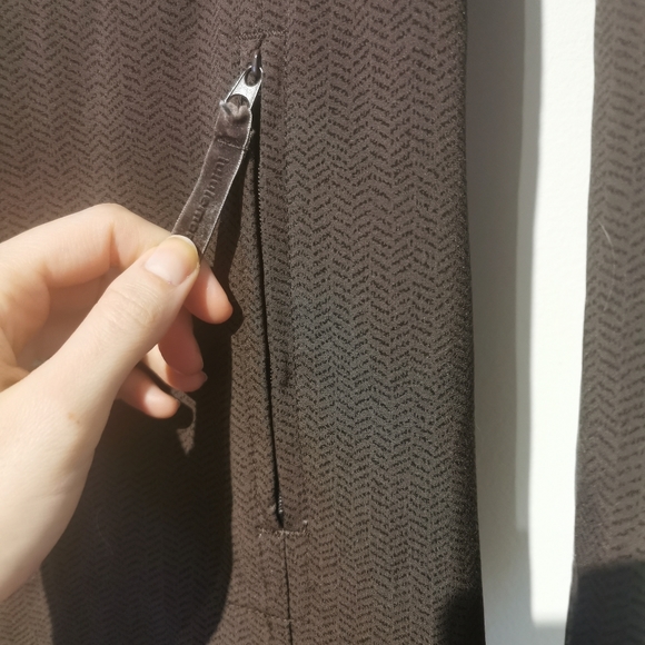 Like new Lululemon size 4 apres ski rainproof jacket - Picture 4 of 16